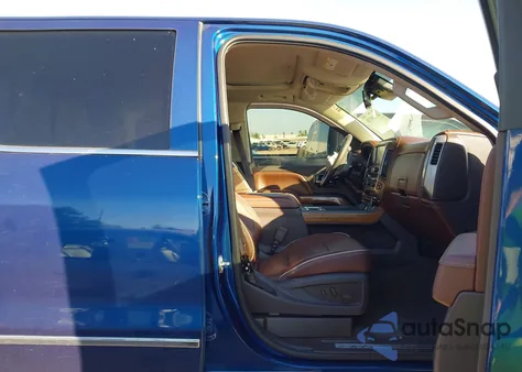 2017 Chevrolet Silverado 1500 High Country z USA, uszkodzony, nr VIN 3GCUKTEJ3HG113222